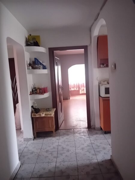 Militari, zona restaurantului Cocosu'Rosu, apartament trei camere,